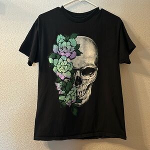 DOMA skull and flower graphic tee size medium
